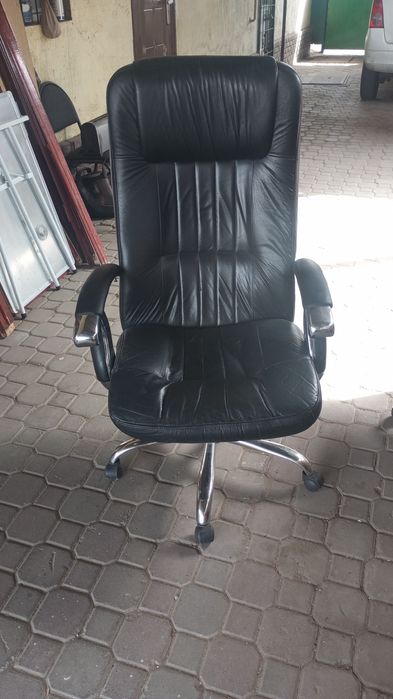 Кресло черное б/у