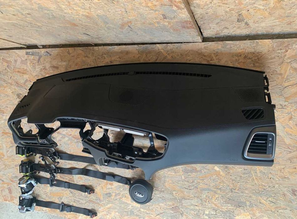 Арматурно табло колани airbag Kia Ceed III 3 Lift HB