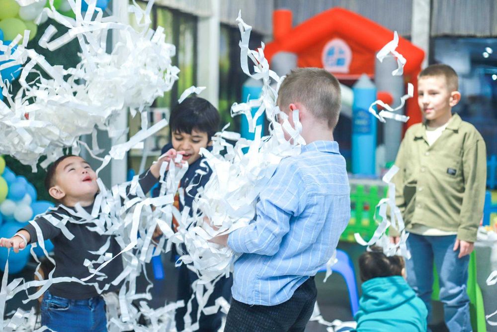 Хартиена/Фолиева дискотека с аниматор