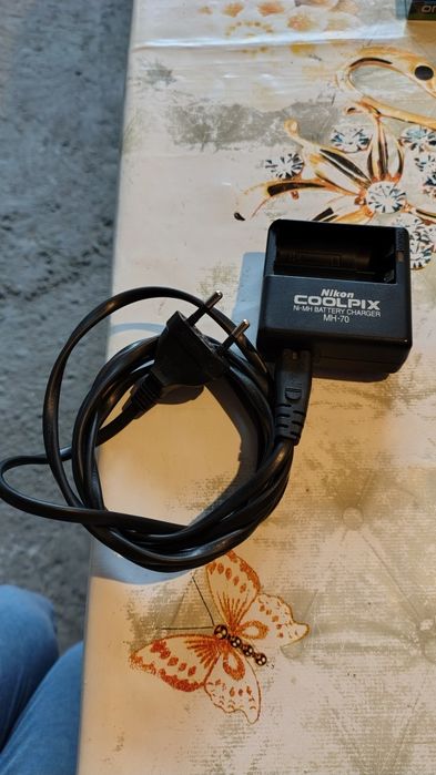 Nikon Coolpix MH-70