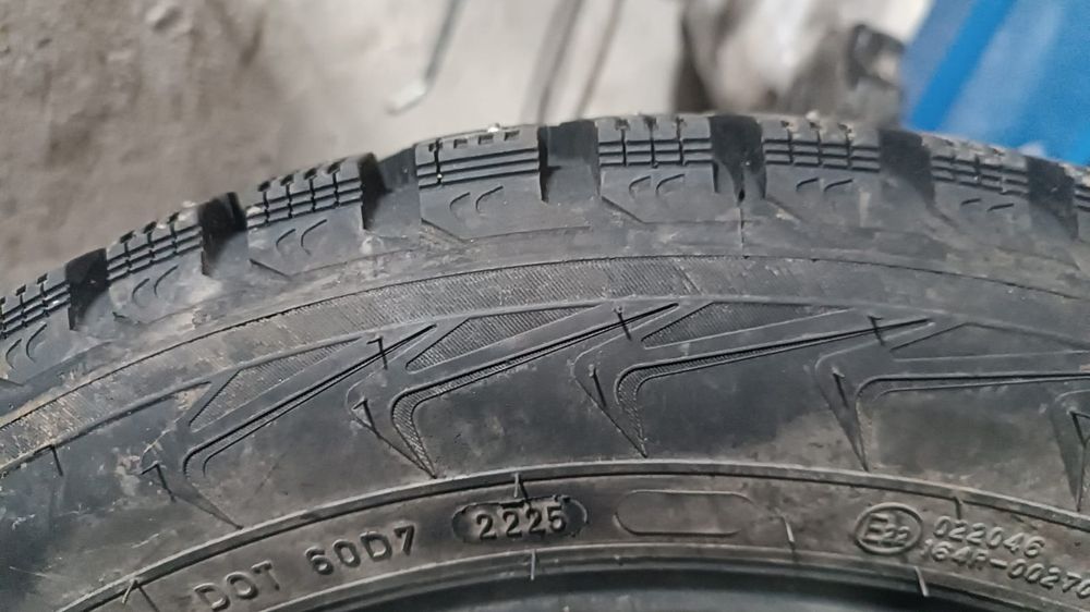 Продаётся шина 15000