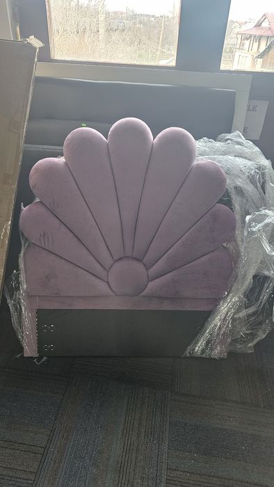 Vând paturi tapițate pe stoc angro și la bucata