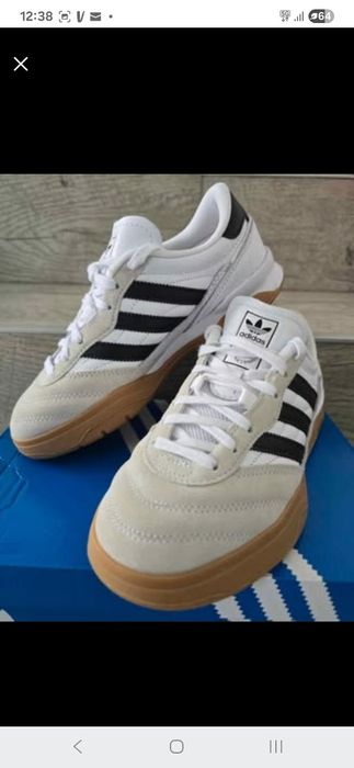 Adidas mundial goal
