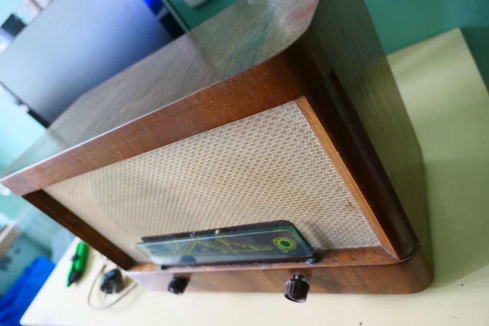 Radio pe lampi Romanesc ELECTROMAGNETICA EM541 anii 50 Romania RPR