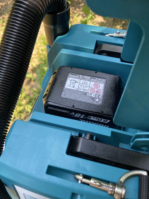 Makita Aspirator DVC 750L Brushless Ca nou! 6 Ah