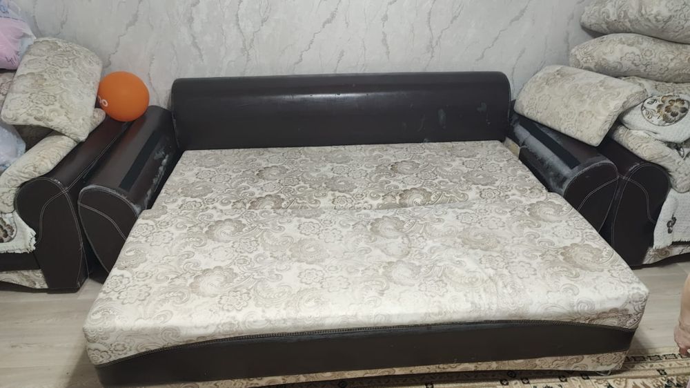 Продам диван,самовывоз