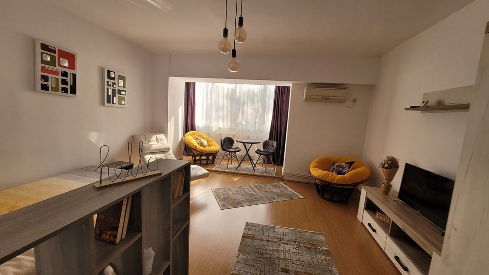 Inchiriez apartament cu o camera amplasat central