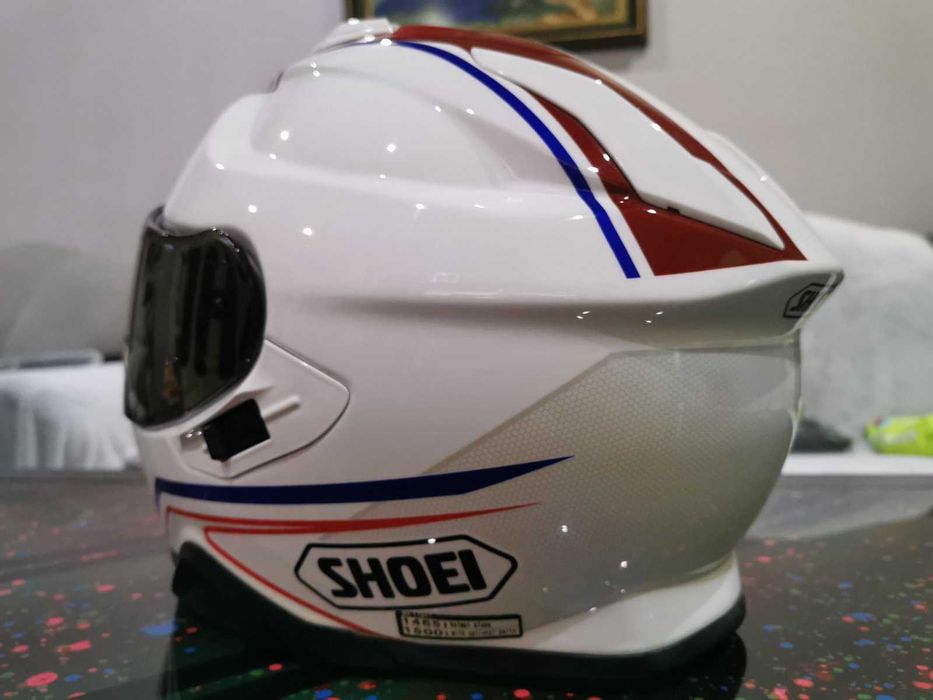 Каска за мотор Shoei