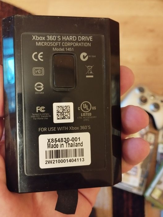 Vând  Xbox 360 Slim Modat