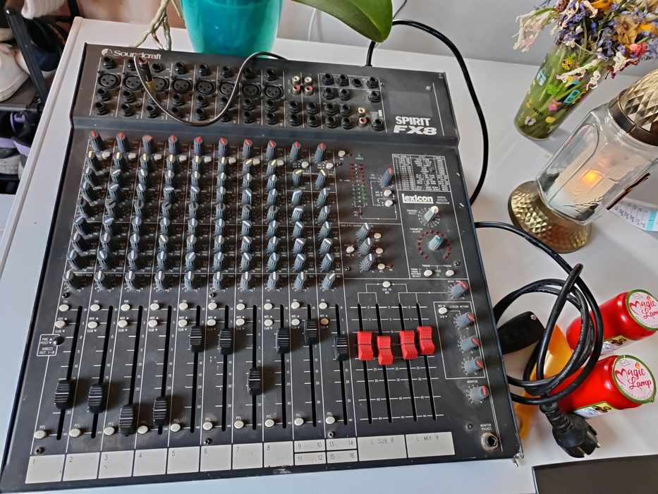 Vând mixer audio analogic Soudcraft Spirit FX8