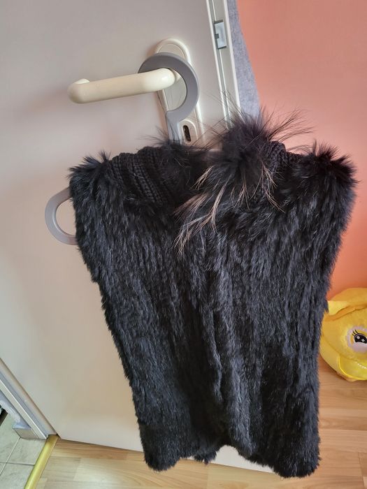 Дамски елеци единият с качулка!