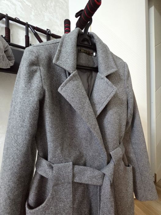 Драповое пальто серое