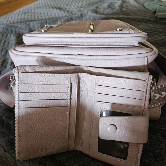 Дамска раница с много джоб