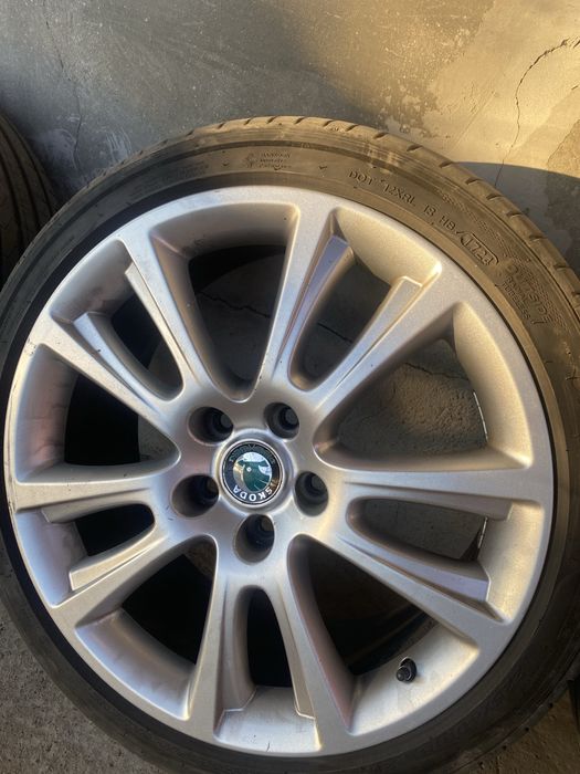 Vand jante skoda octavia 2 vrs, 2 cauciucuri bune față 225/40/r18