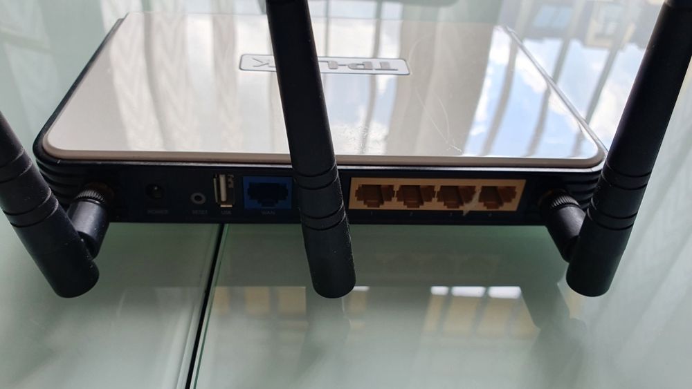 Безжичен Рутер  TP-Link TL-WR1043ND