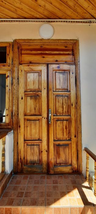 СРОЧНО! Продам двери, окна и половые доски из своего дома