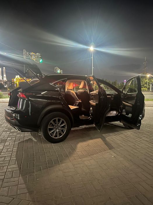 Продам LEXUS NX 300
