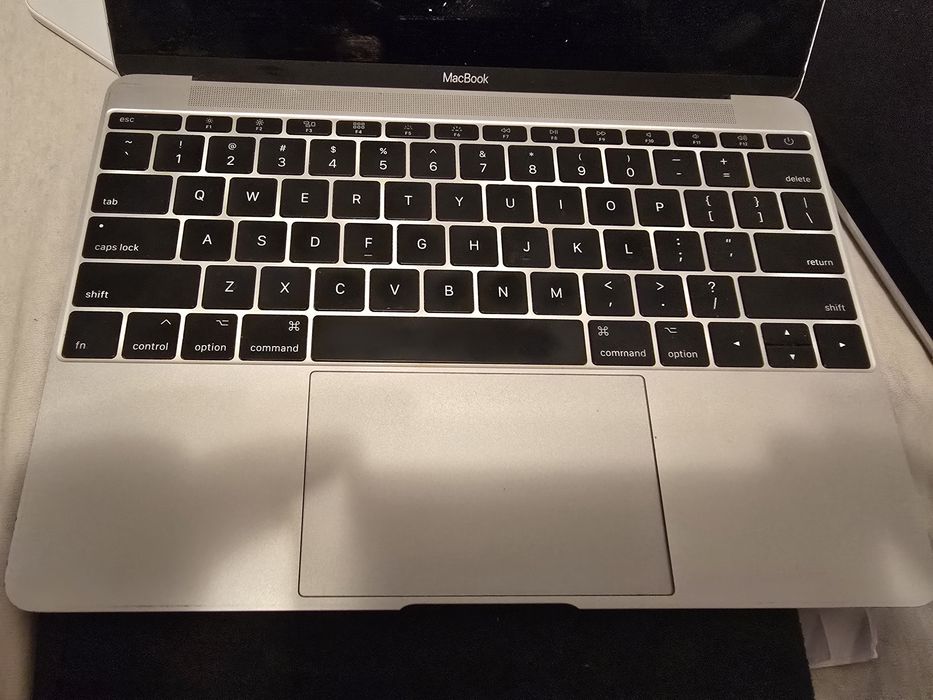 MacBook 12 (2017) Gold/Space Gray – Intel i7 / 16GB RAM / Impecabil