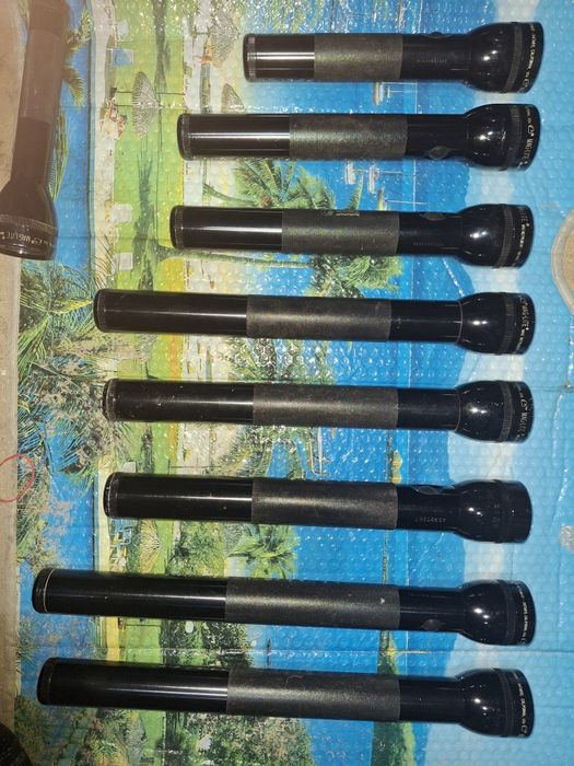VANZARE  lanterne MAGLITE originale  ,  led ,5,4,3,2 baterii.