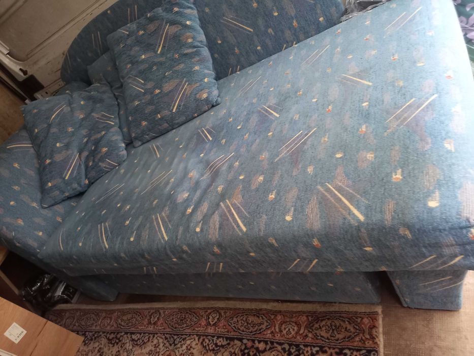 Разтегателн диван