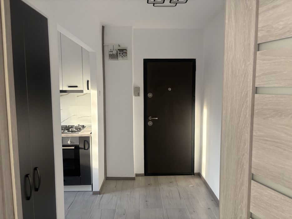 Inchiriez apartament 3 camere