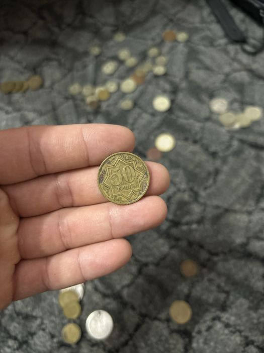 Продаю монеты коллекционные