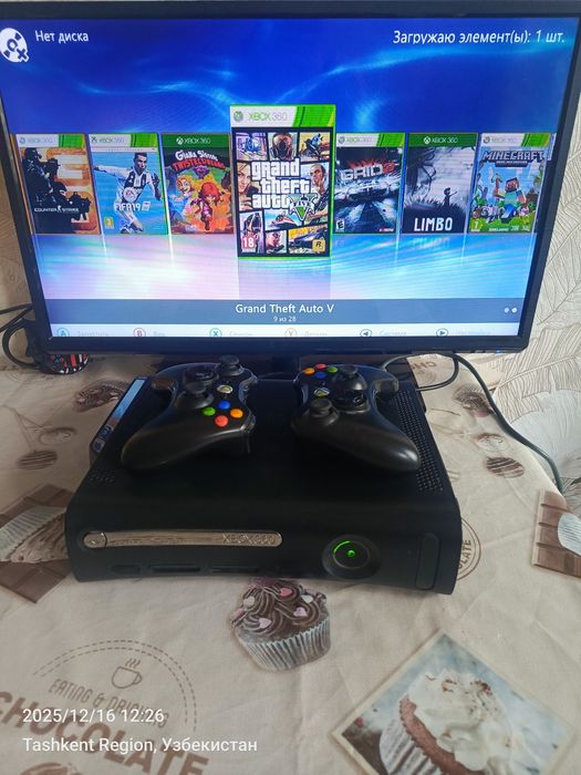 Xbox 360 elite 128gb fribut proshivka qilingan. 27 ta oʻyini bor