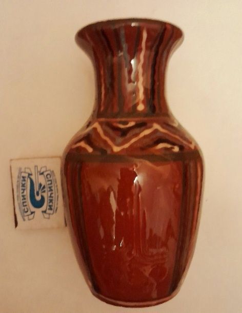 Ваза с олимпийскими кольцами. поливная керамика.