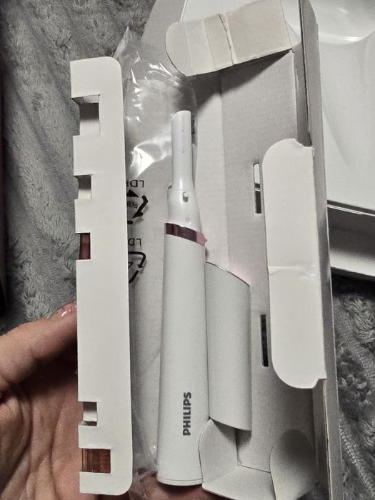 Фотоепилатор Philips lumea 7000