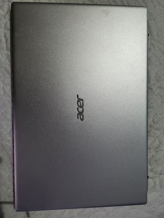 Acer ryzen corei 3 8/100 gb