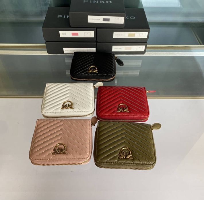 Чисто ново Портмоне Pinko бяло, черно