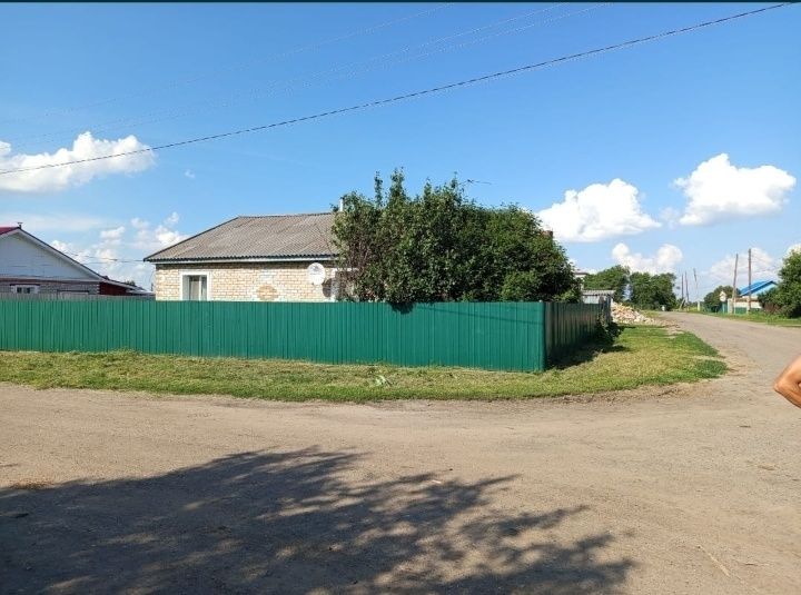 Продам дом с.Новакаменка,