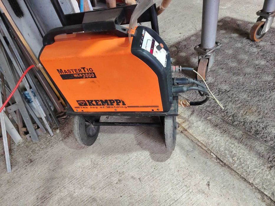 Заваръчни машини ЦО2 co2 електрожени