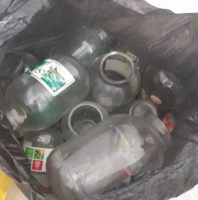 Продам банки 2-3 л