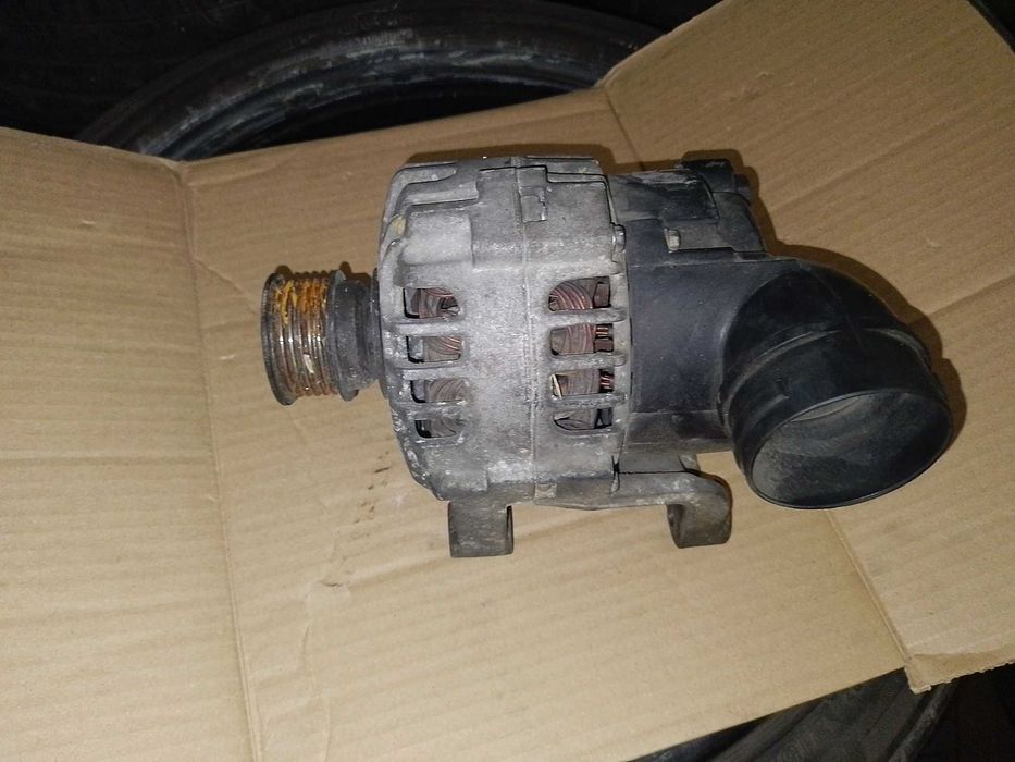 Алтернатор динамо за БМВ е46 320 М54 90 Ампера