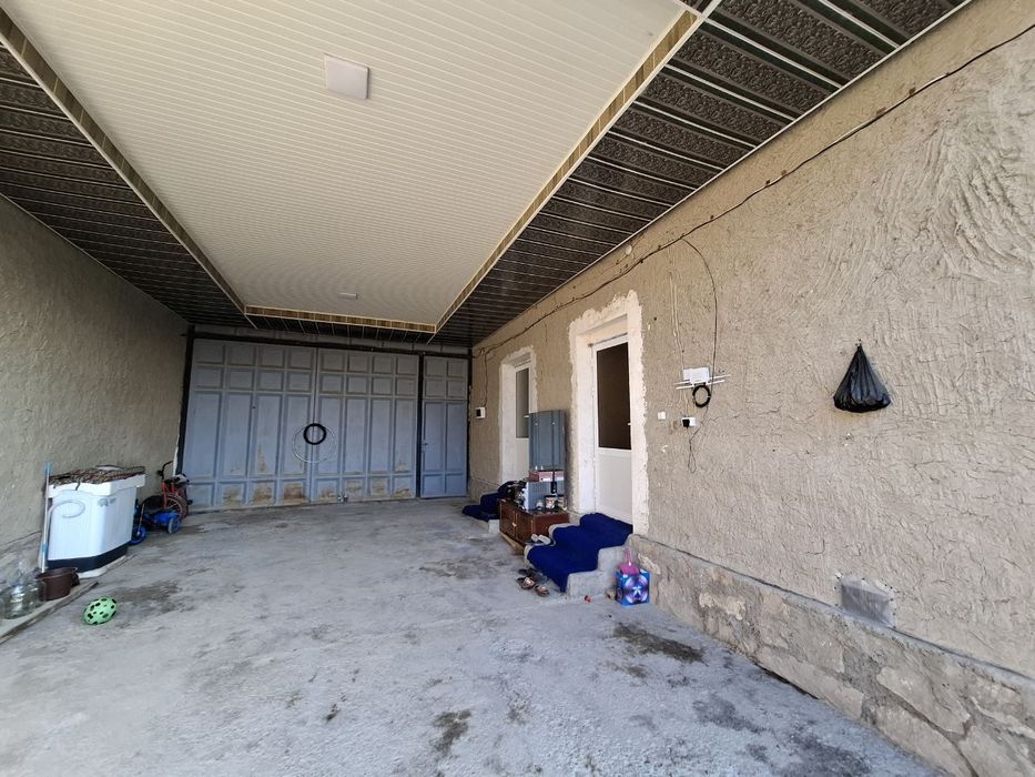 Yashashga tayyor hovli sotiladi