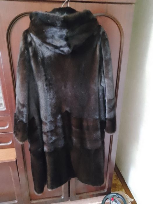 Продам норковую шубу