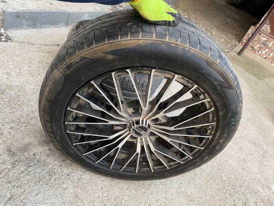 Vând jante R17 225 cauciucuri de vara