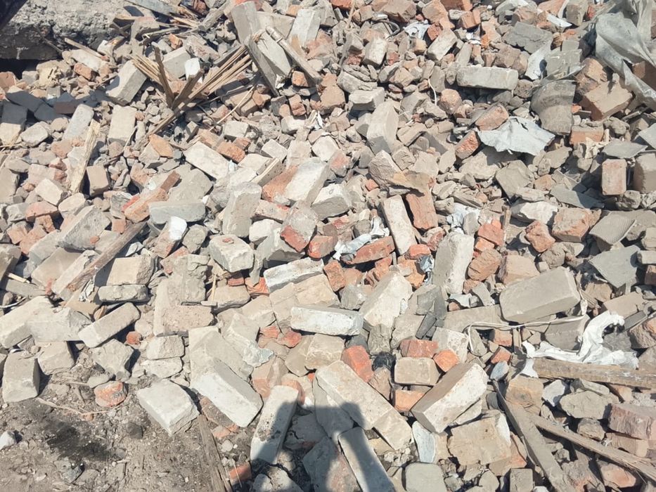 Бой кирпича, шлак