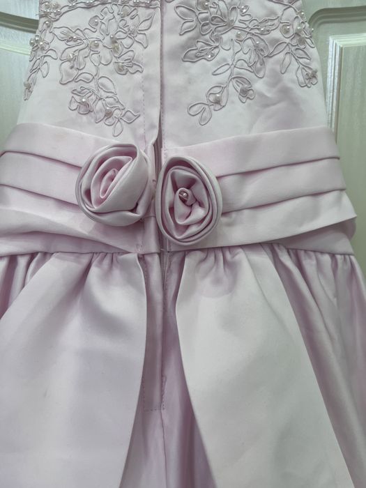 Продаю нарядное платье