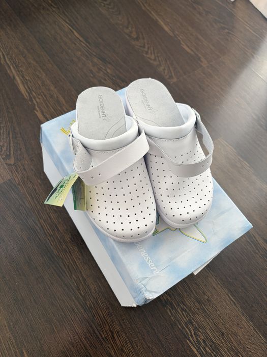 Saboti de lucru din piele noi marimea 35