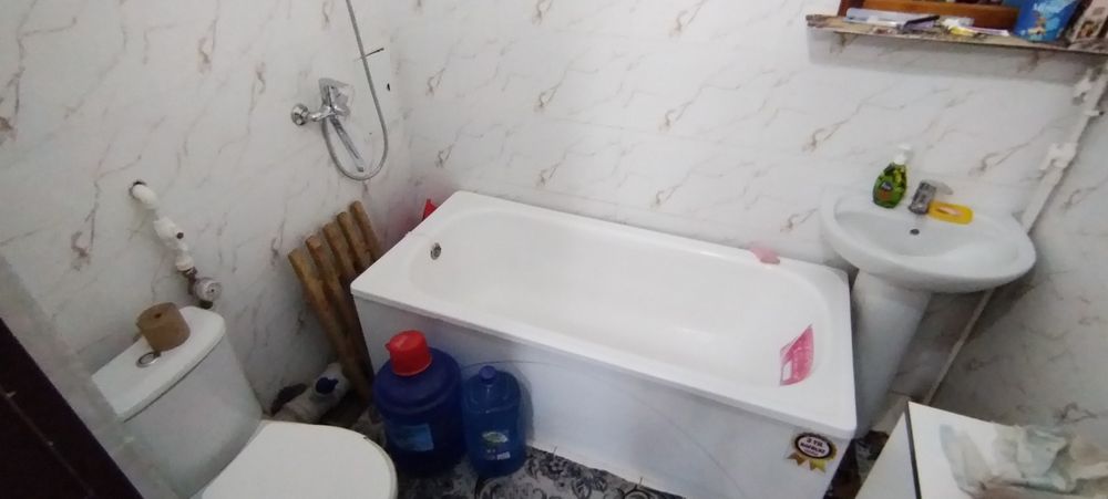 3 xonali uy sotiladi