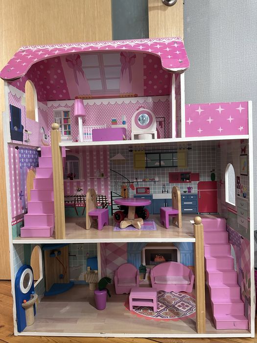 Продам кукольный домик