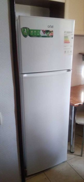 холодильник двух камерный