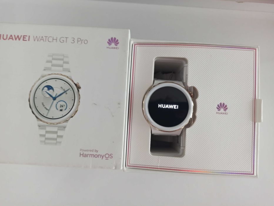 Часовник Huawei GT 3 Pro