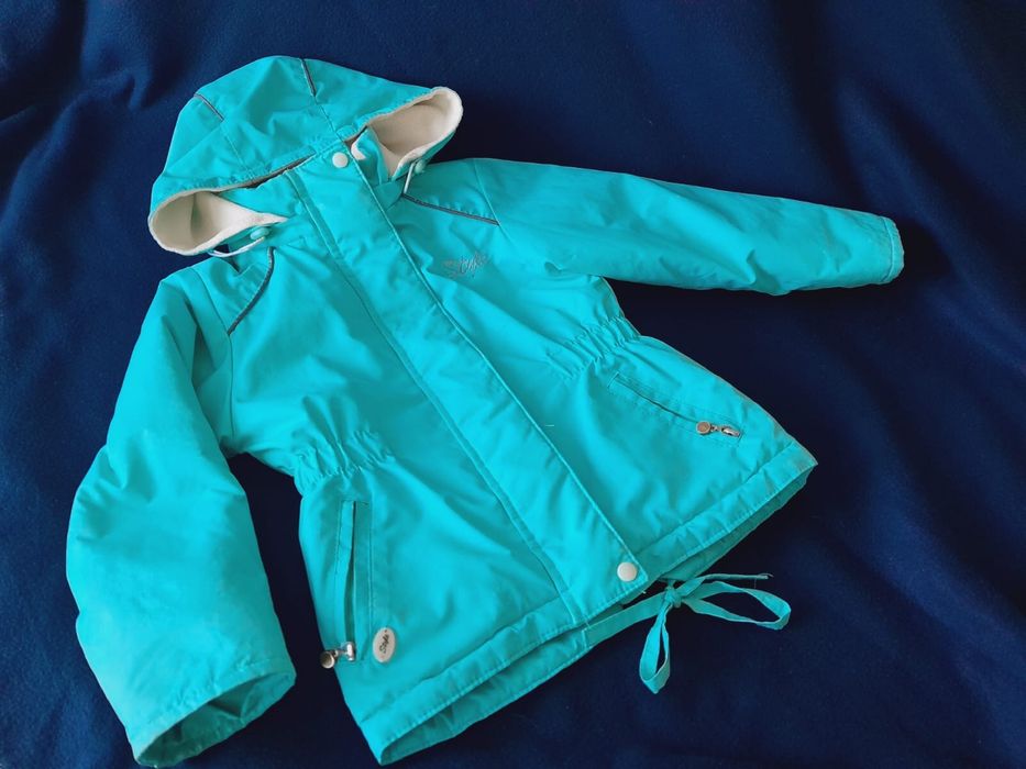 Продам две куртчоки весна в идеальном сост