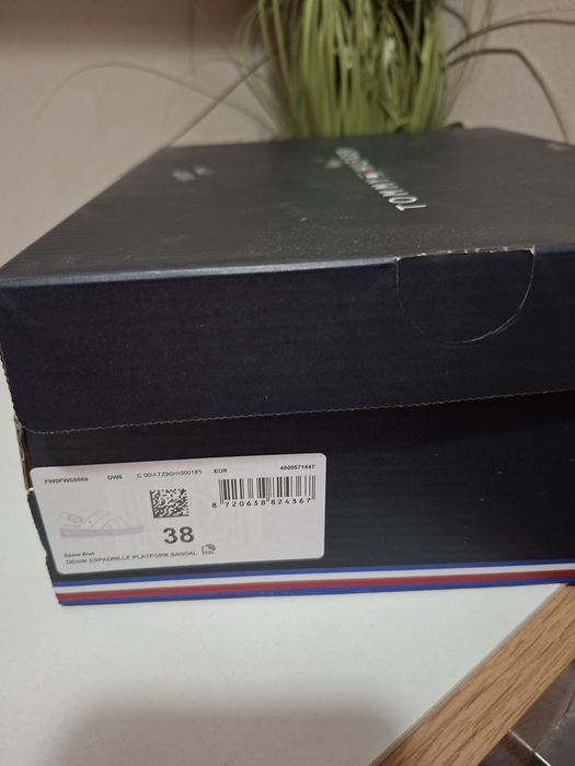 Сандали Tommy Hilfiger/Нови в кутия