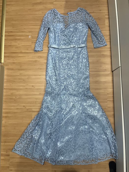 Платье вечернее