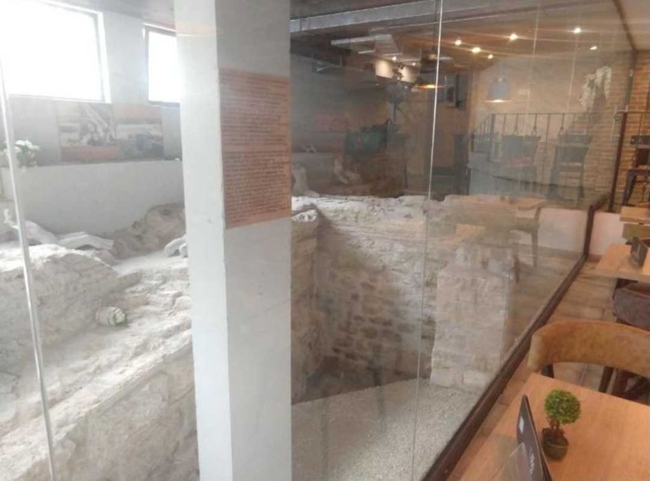 Продавам кокетно кафене 91 м2 в топ център гр. Варна