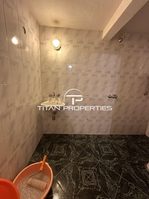 Търговско помещение в кв. Възраждане